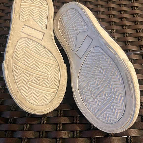 Janie and Jack 7 blue shoes. - Picture 5 of 7